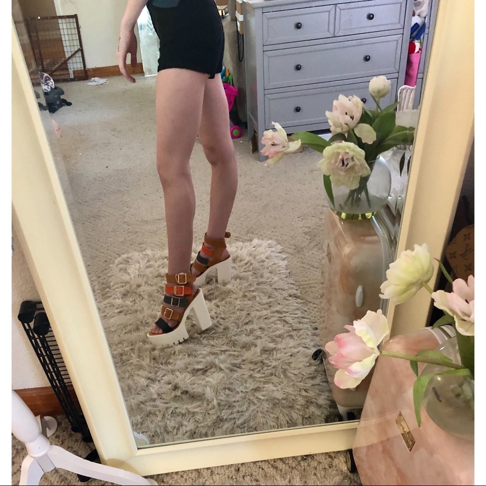 NEW ‘Raina’ Chunky Heels - Picture 7 of 11